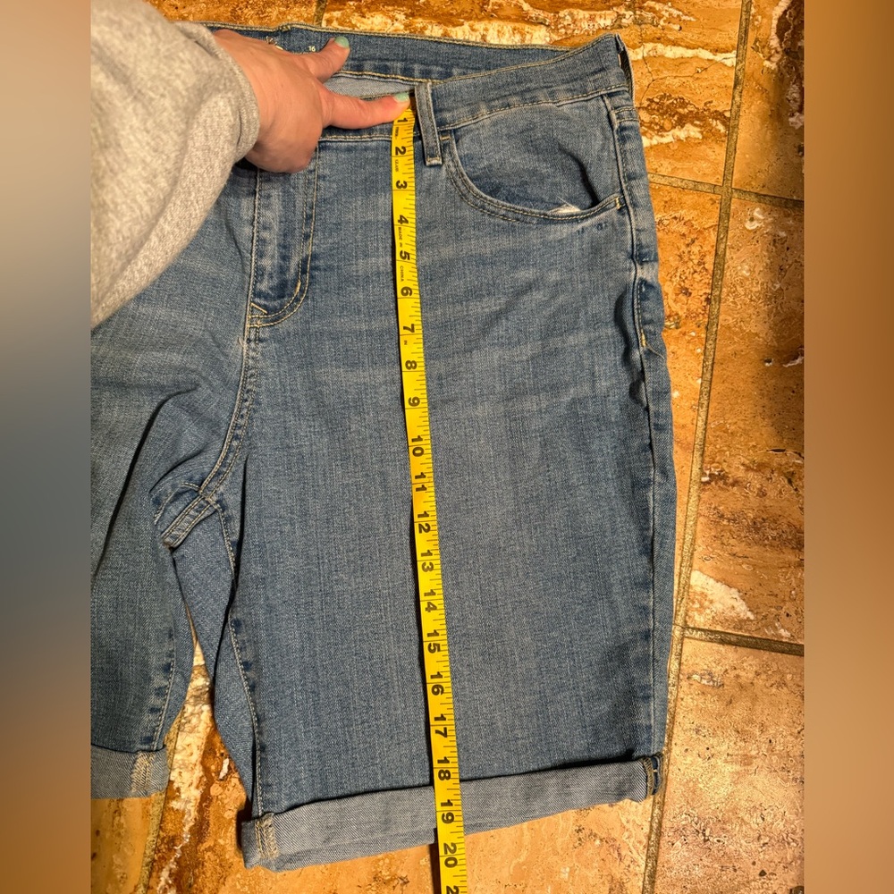 Old Navy Shorts - Picture 6 of 6